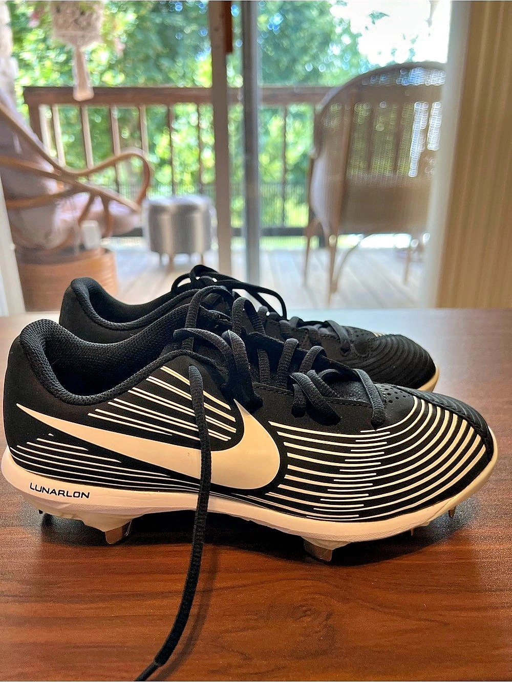Nike Black & White US 6.5 Metal Cleats